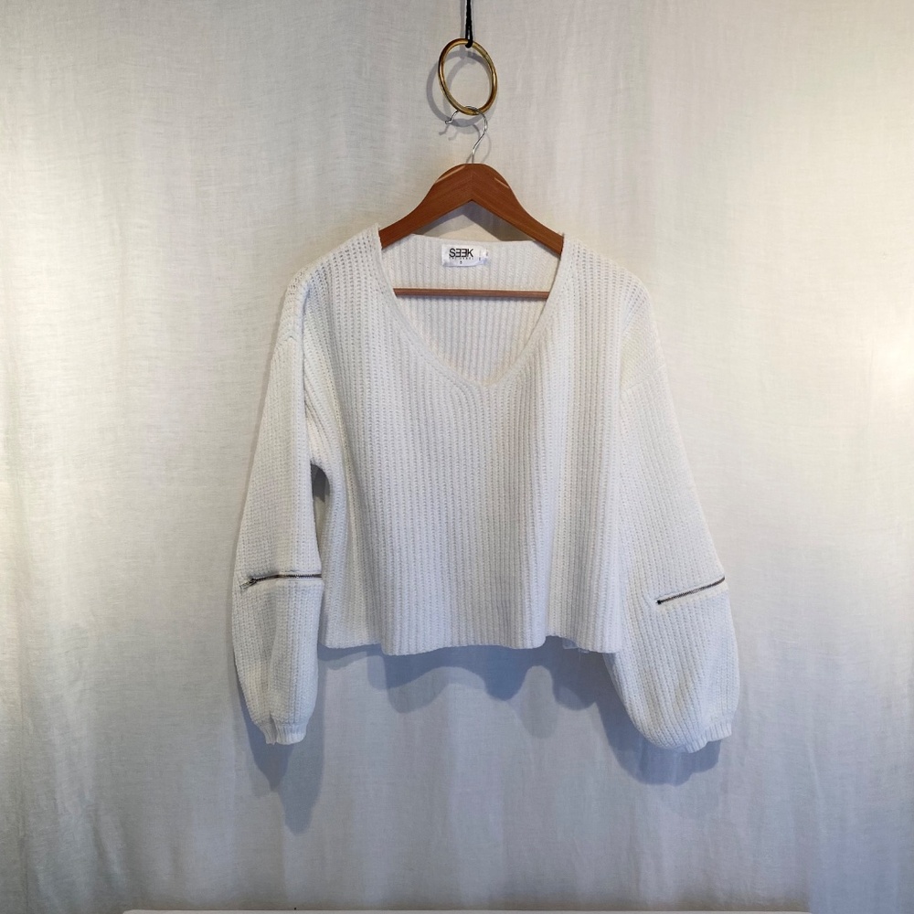 Seek the Label White Chenille Sweater with Zip Sleeves Women's Small V NeckFLAWS